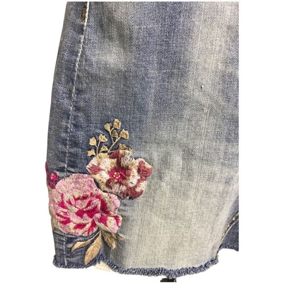 Driftwood Stef Embroidered Mini Denim Jean Raw Hem Skirt Size 24 - Picture 3 of 10
